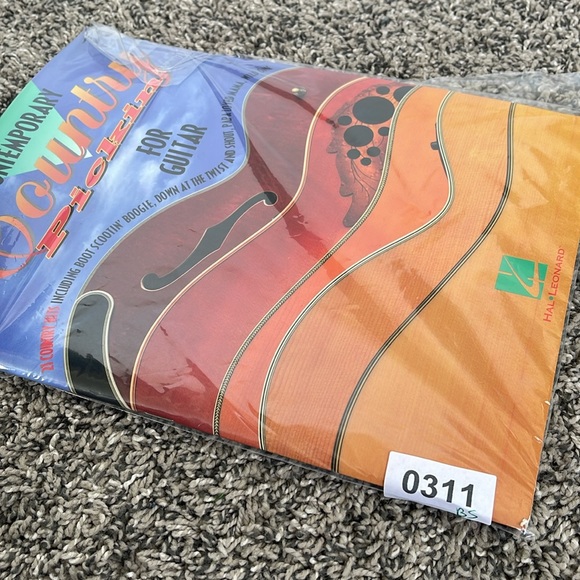 Guitar sheet music Country Music paperback bound book guitar notes - Picture 14 of 14